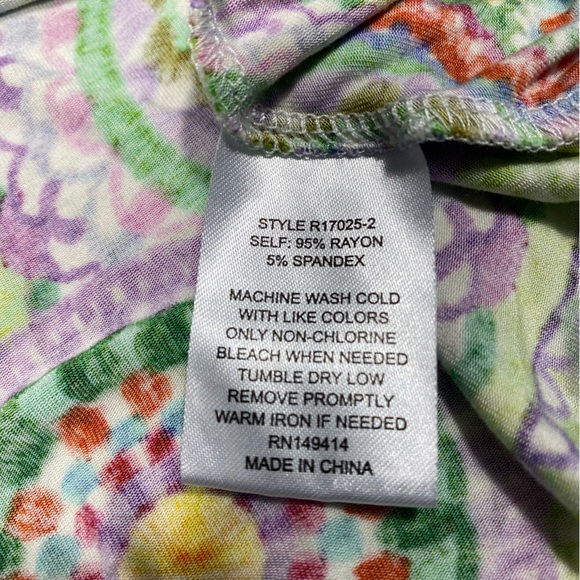 Johnny Was Janie Favorite Short Sleeve V-Neck Tee colorful mosaic print Large - Picture 6 of 13